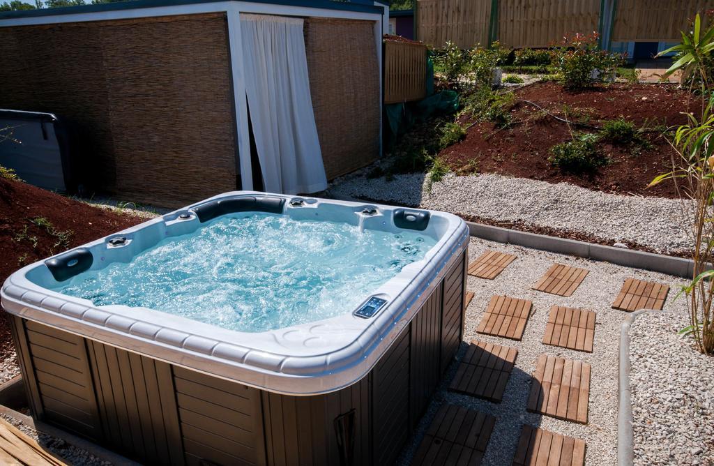 Camping Adria Mobile Homes In Camping Kastanija Novigrad Istria Exteriör bild