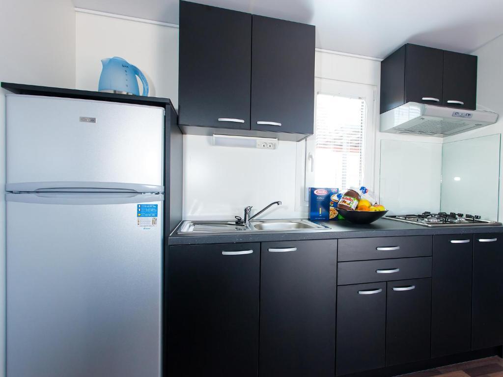 Camping Adria Mobile Homes In Camping Kastanija Novigrad Istria Rum bild