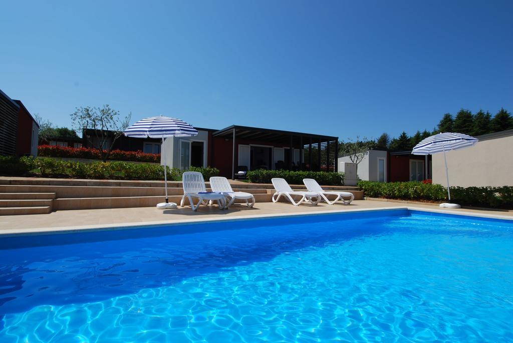 Camping Adria Mobile Homes In Camping Kastanija Novigrad Istria Exteriör bild