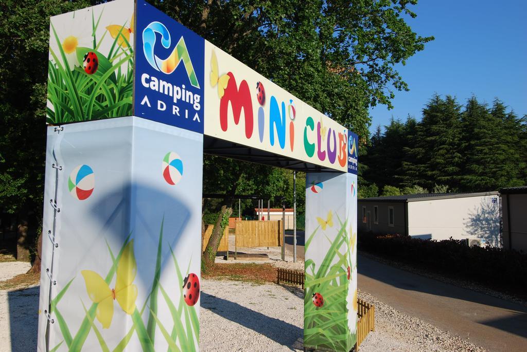 Camping Adria Mobile Homes In Camping Kastanija Novigrad Istria Exteriör bild