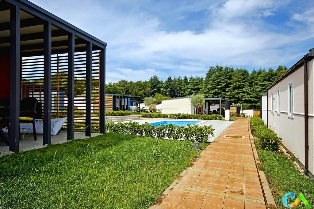 Camping Adria Mobile Homes In Camping Kastanija Novigrad Istria Exteriör bild