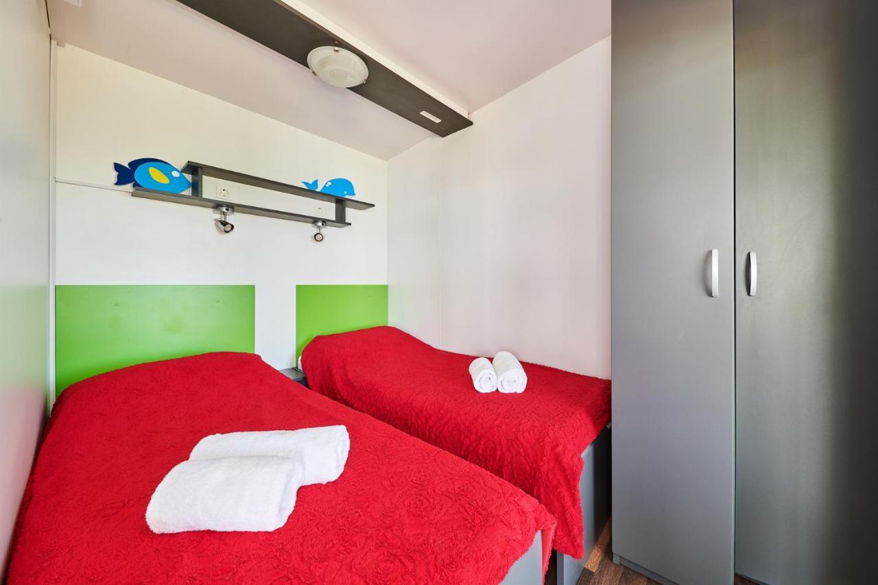 Camping Adria Mobile Homes In Camping Kastanija Novigrad Istria Exteriör bild